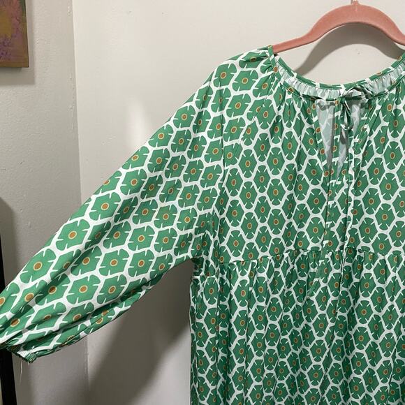 Green Tiered Maxi Dress SIZE MEDIUM 3/4 Sleeves Keyhole Neckline Lightweight - Picture 7 of 8